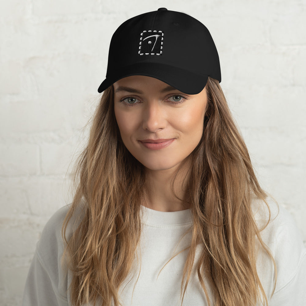 Hide and seek white and black puzzle - Dad hat