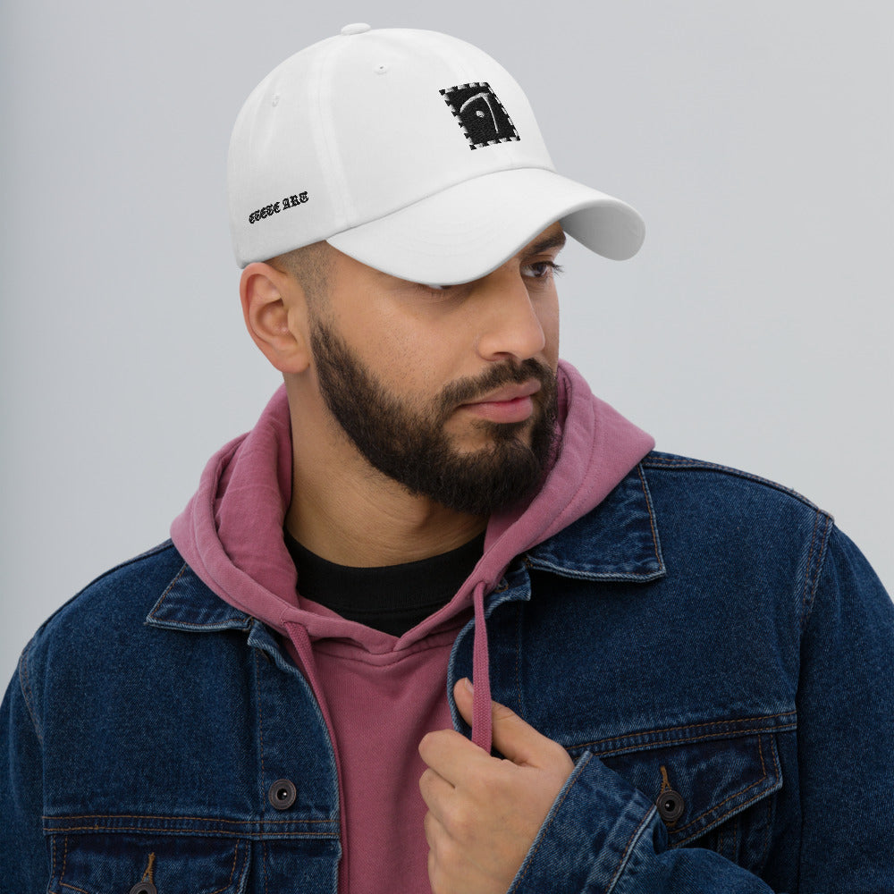 Hide and seek white and black puzzle - Dad hat